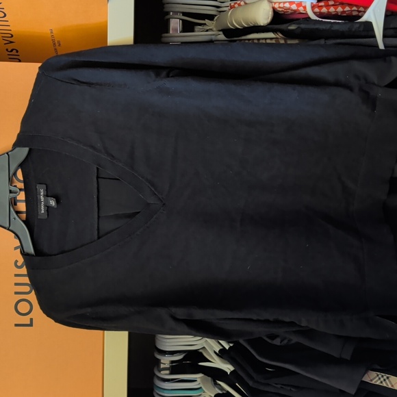 Banana Republic Black V-Neck Sweater - Picture 13 of 13